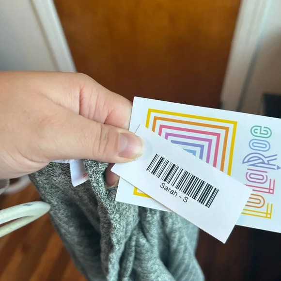 NWT LULAROE OLIVE GREEN SARAH DUSTER CARDIGAN - Picture 4 of 5